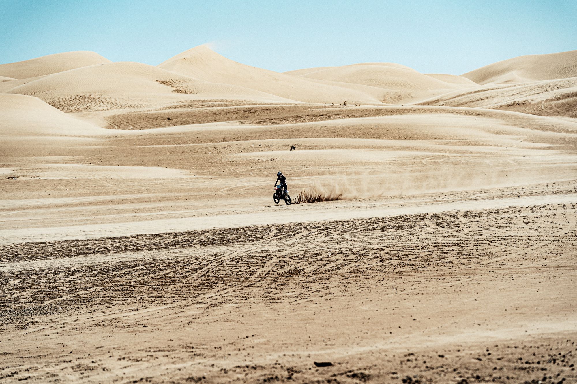 Dunes, dudes and the Blue Angels